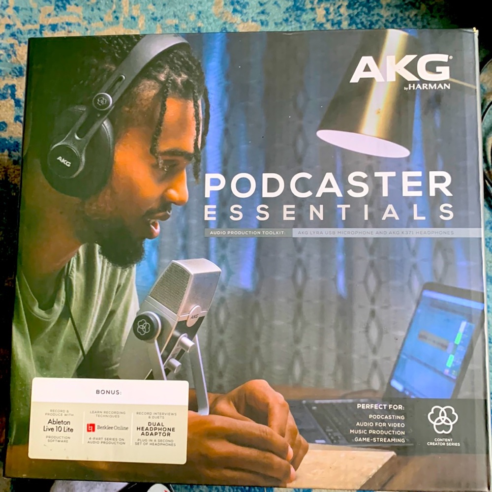Podcaster Essentials , Mic and headphones
